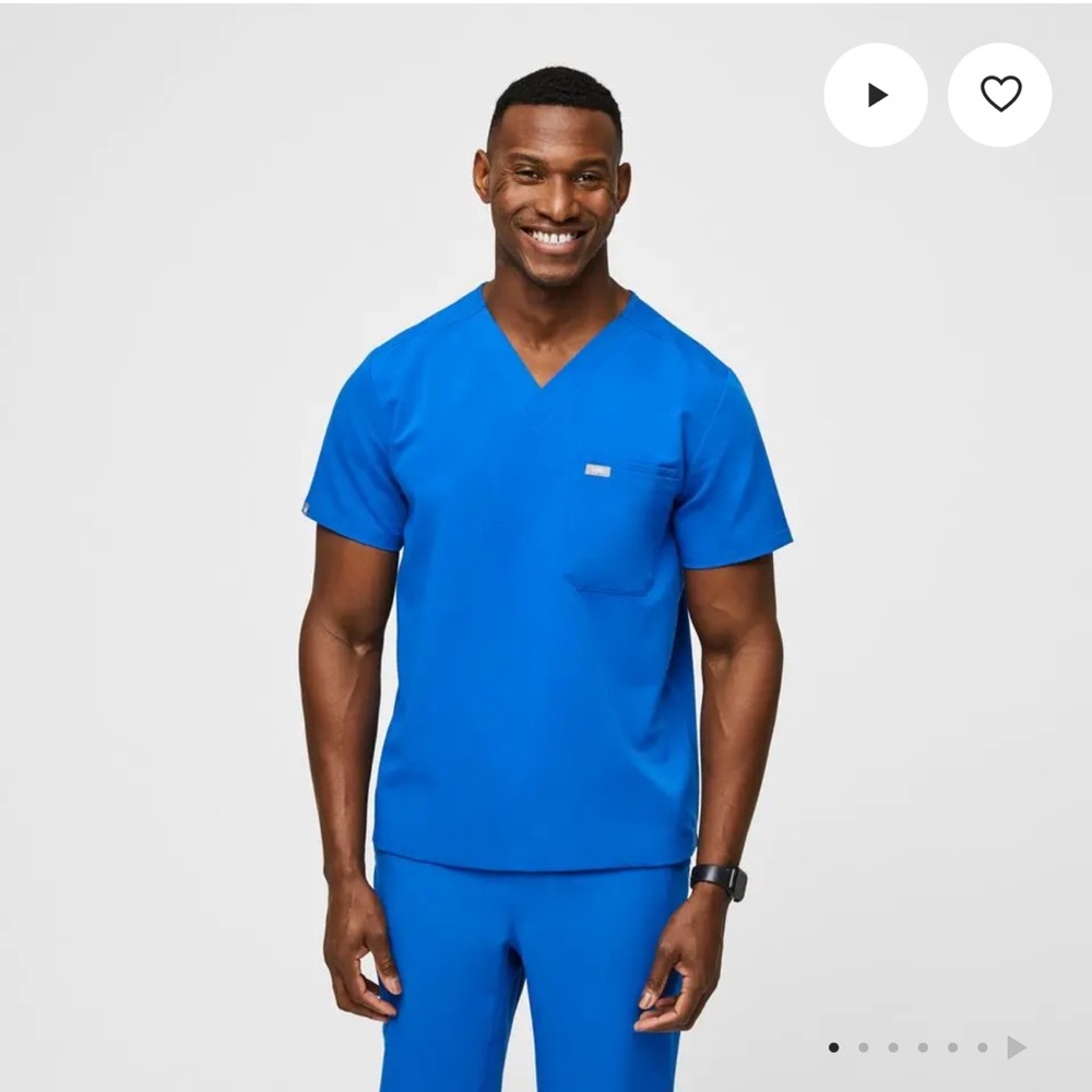 Figs Leon three-pocket scrub top in royal blue